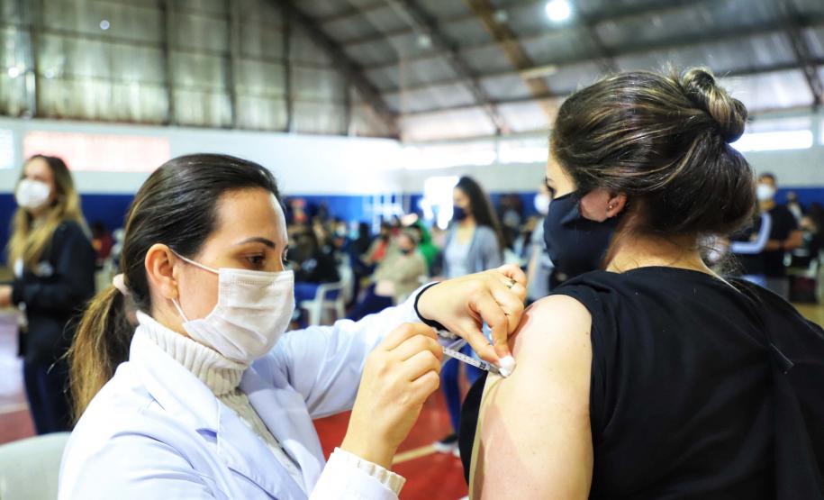 Campanha de vacinação contra a Covid-19 completa dois anos no Paraná