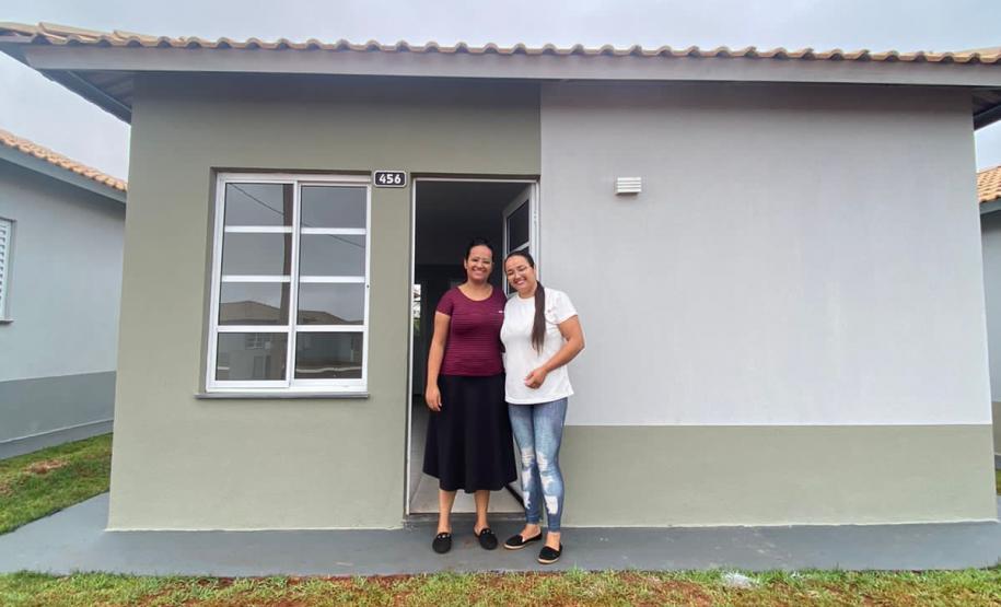 Mulheres são as mais beneficiadas com a construção de casas populares no Paraná