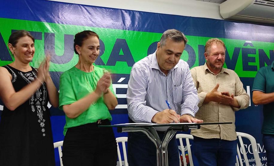 Governo formaliza construção de Ambulatório de Especialidades em São José dos Pinhais