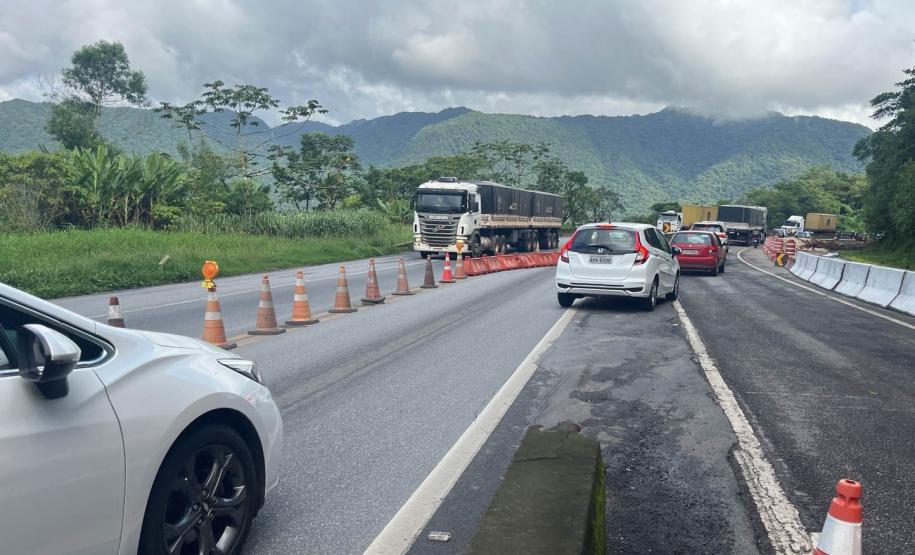 DER-PR retira guindaste da BR-277 para melhorar tráfego neste final de semana