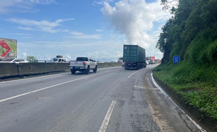 DER-PR retira guindaste da BR-277 para melhorar tráfego neste final de semana