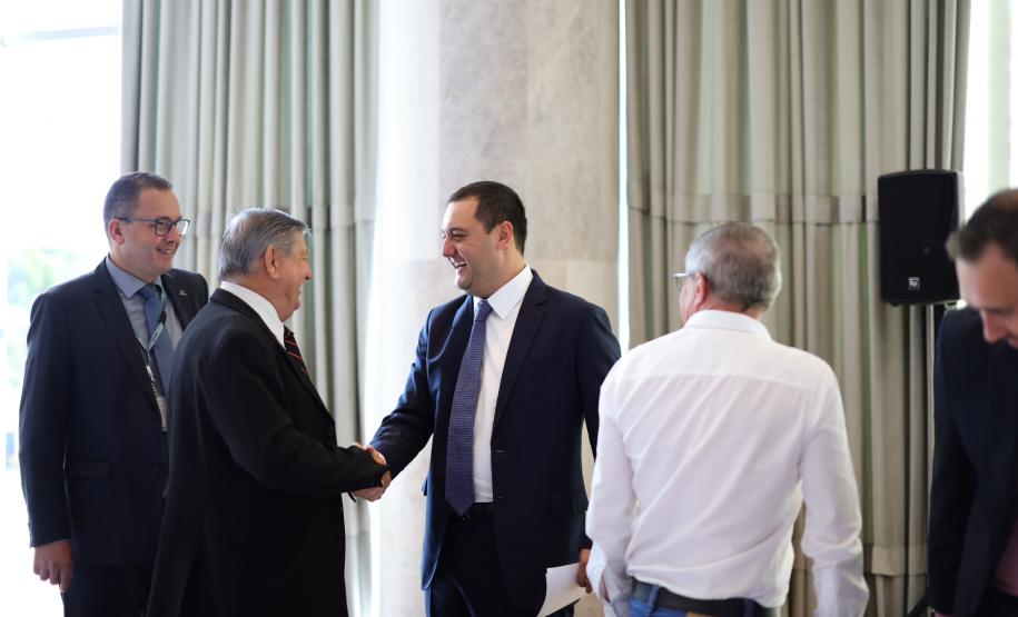 Em reunião com secretariado, governador reforça pedido de gestão guiada pela eficiência