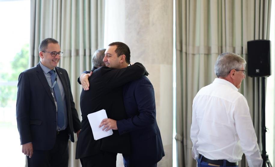 Em reunião com secretariado, governador reforça pedido de gestão guiada pela eficiência