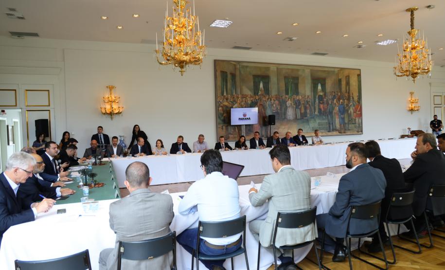 Em reunião com secretariado, governador reforça pedido de gestão guiada pela eficiência