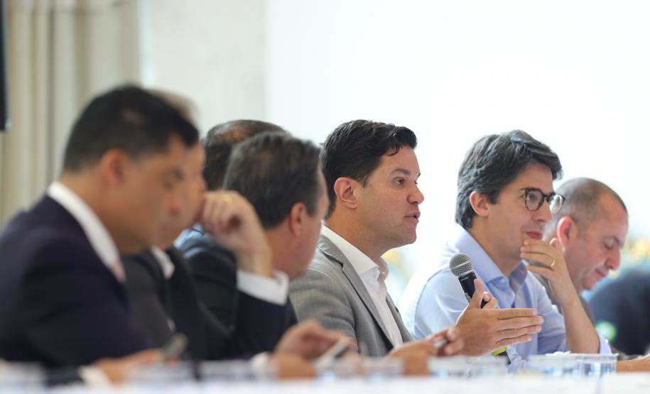 Em reunião com secretariado, governador reforça pedido de gestão guiada pela eficiência