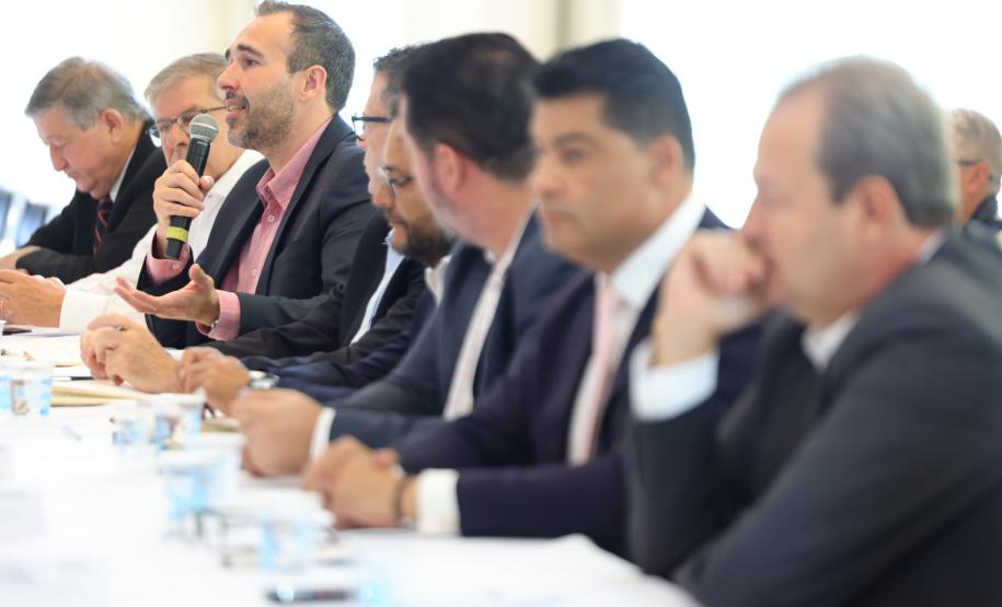 Em reunião com secretariado, governador reforça pedido de gestão guiada pela eficiência