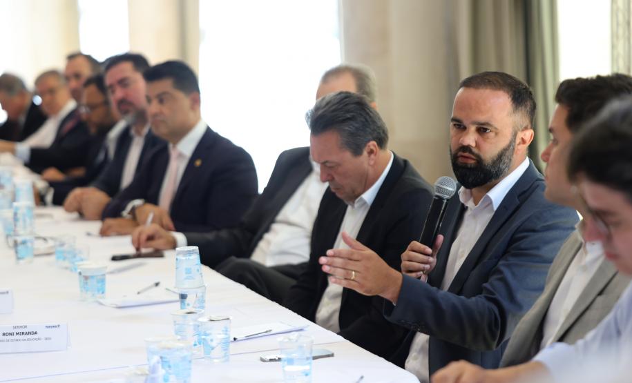 Em reunião com secretariado, governador reforça pedido de gestão guiada pela eficiência