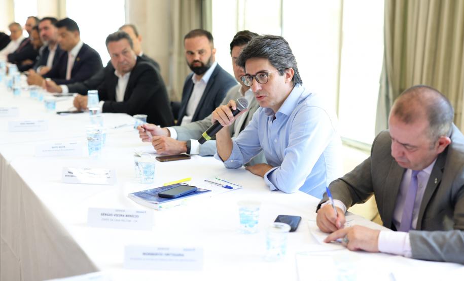 Em reunião com secretariado, governador reforça pedido de gestão guiada pela eficiência