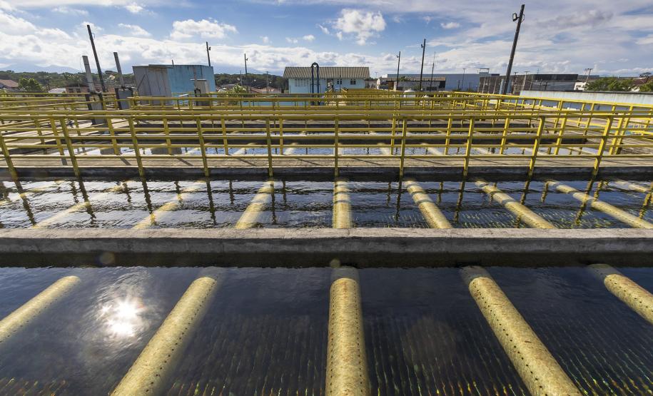 Com previsão de dobrar consumo de água no Carnaval, Sanepar reforça abastecimento no Litora