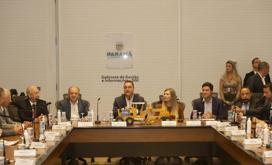 À Frente Paraná: governador anuncia pacote de obras de infraestrutura de R$ 3,4 bilhões