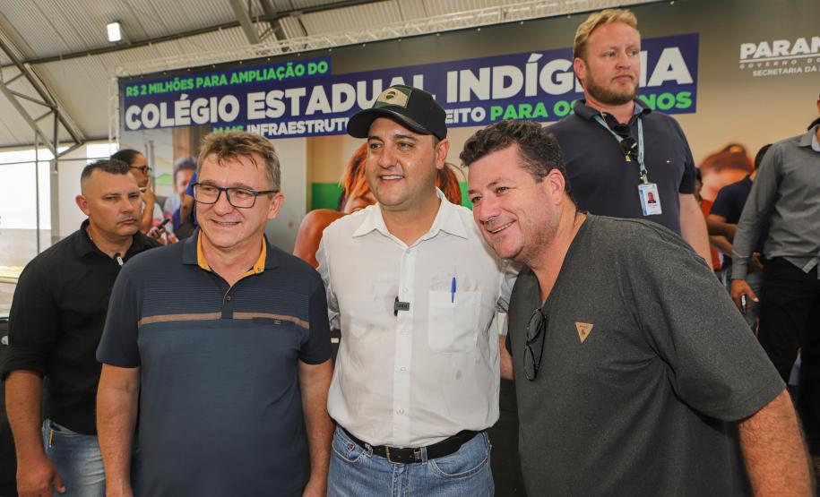 Manoel Ribas, 02 de fevereiro do 2023 - O governador Carlos Massa Ratinho Junior entregou na manhã desta quinta-feira as obras de ampliação no Colégio Estadual Indígena Cacique Gregório Kaekchot, na terra indigina Ivaí.