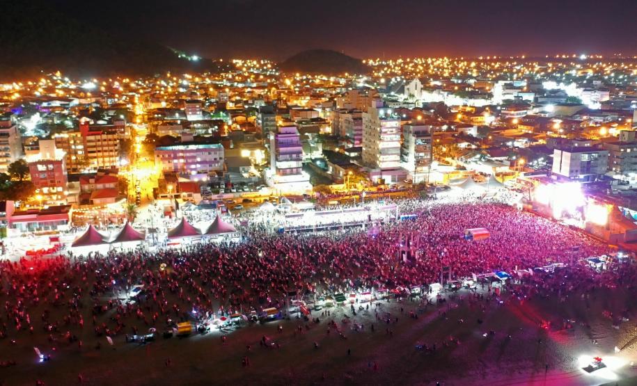 Saideira: Ara Ketu e Sempre Tem encerram programação festiva do Verão Maior Paraná