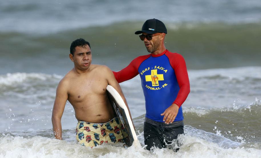 Verão Maior Paraná - Praia Brava de Guaratuba Federação Paranaense de Bodyboarding, do Instituto Guaramar e da prefeitura de Guaratuba, promoveram um evento com PCD - pessoas com deficiência, de pratica do esporte Bodyboarding.