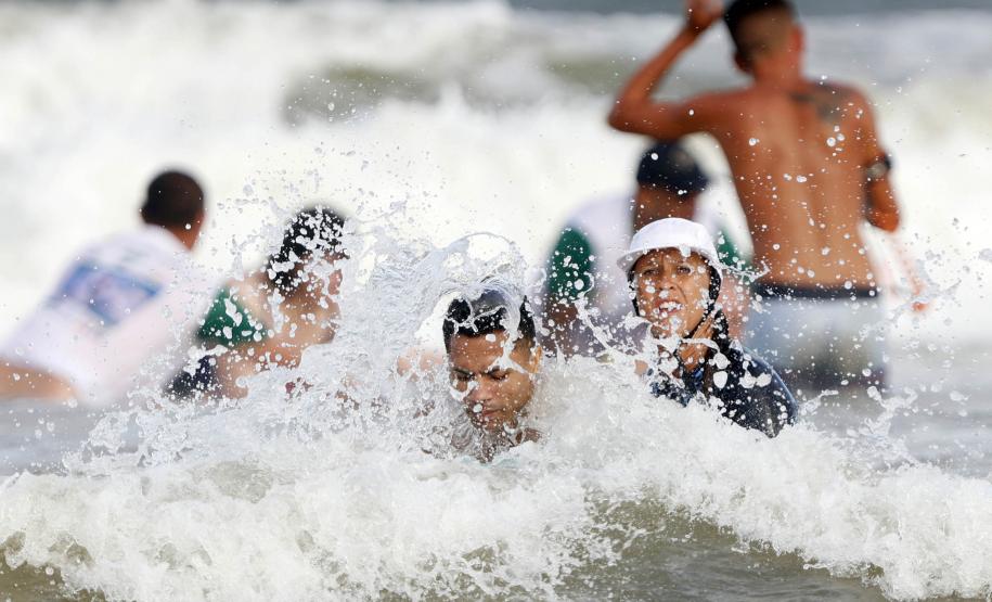 Verão Maior Paraná - Praia Brava de Guaratuba Federação Paranaense de Bodyboarding, do Instituto Guaramar e da prefeitura de Guaratuba, promoveram um evento com PCD - pessoas com deficiência, de pratica do esporte Bodyboarding.