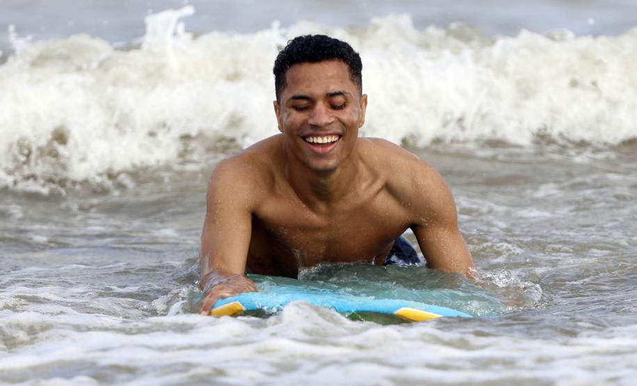Verão Maior Paraná - Praia Brava de Guaratuba Federação Paranaense de Bodyboarding, do Instituto Guaramar e da prefeitura de Guaratuba, promoveram um evento com PCD - pessoas com deficiência, de pratica do esporte Bodyboarding.