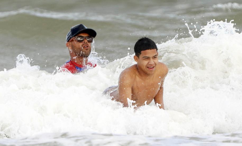 Verão Maior Paraná - Praia Brava de Guaratuba Federação Paranaense de Bodyboarding, do Instituto Guaramar e da prefeitura de Guaratuba, promoveram um evento com PCD - pessoas com deficiência, de pratica do esporte Bodyboarding.