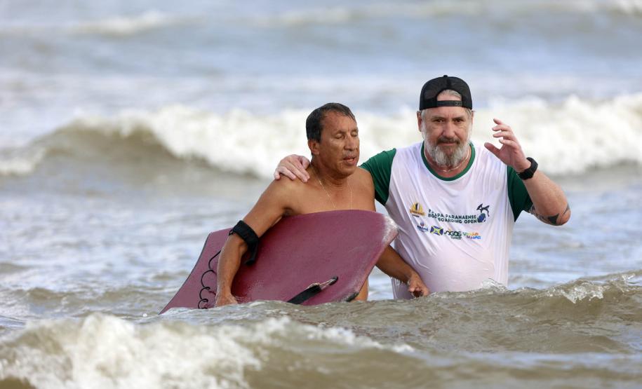 Verão Maior Paraná - Praia Brava de Guaratuba Federação Paranaense de Bodyboarding, do Instituto Guaramar e da prefeitura de Guaratuba, promoveram um evento com PCD - pessoas com deficiência, de pratica do esporte Bodyboarding.