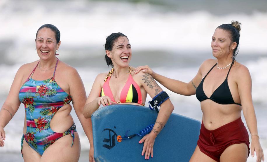 Verão Maior Paraná - Praia Brava de Guaratuba Federação Paranaense de Bodyboarding, do Instituto Guaramar e da prefeitura de Guaratuba, promoveram um evento com PCD - pessoas com deficiência, de pratica do esporte Bodyboarding.