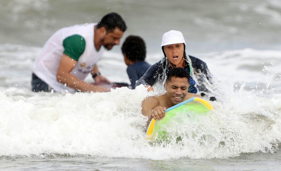 Verão Maior Paraná - Praia Brava de Guaratuba Federação Paranaense de Bodyboarding, do Instituto Guaramar e da prefeitura de Guaratuba, promoveram um evento com PCD - pessoas com deficiência, de pratica do esporte Bodyboarding.