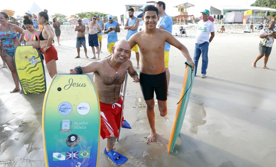 Verão Maior Paraná - Praia Brava de Guaratuba Federação Paranaense de Bodyboarding, do Instituto Guaramar e da prefeitura de Guaratuba, promoveram um evento com PCD - pessoas com deficiência, de pratica do esporte Bodyboarding.