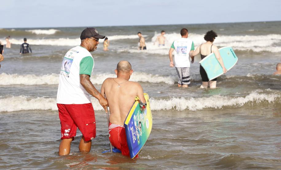Verão Maior Paraná - Praia Brava de Guaratuba Federação Paranaense de Bodyboarding, do Instituto Guaramar e da prefeitura de Guaratuba, promoveram um evento com PCD - pessoas com deficiência, de pratica do esporte Bodyboarding.