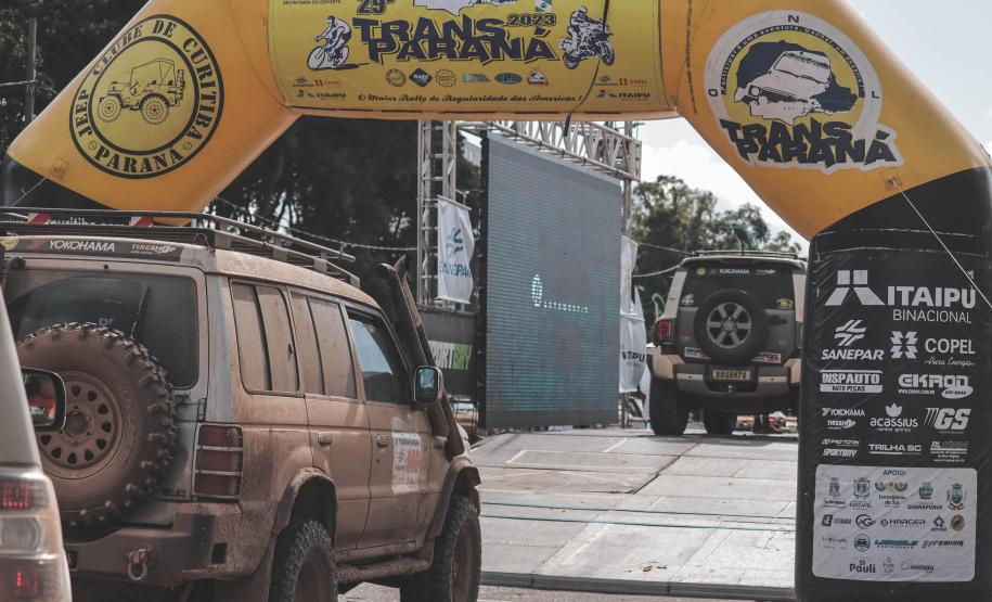 Mais de 1.200 pessoas acompanharam a festa de premiação do Rally Transparaná