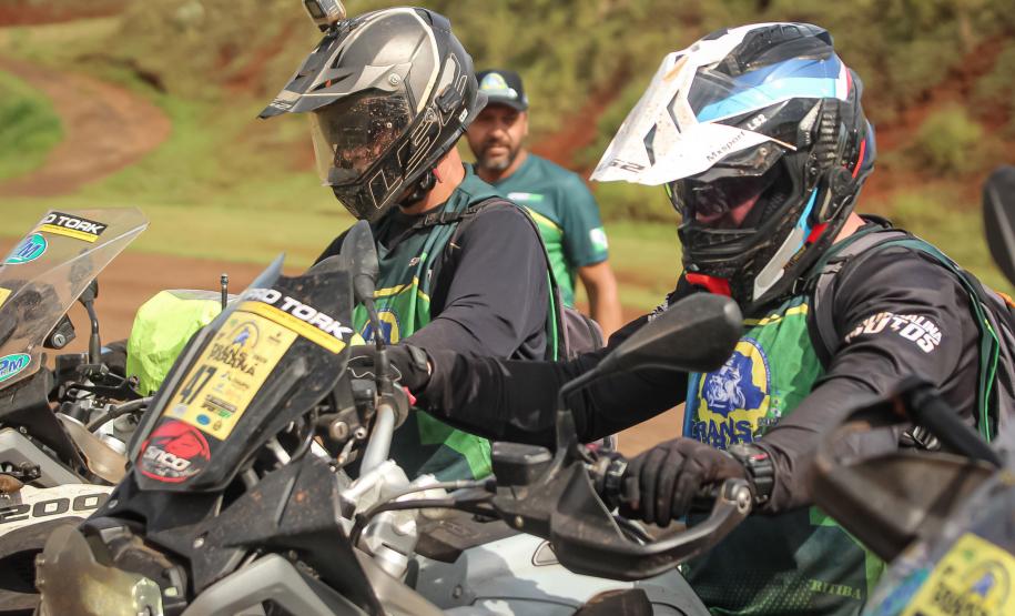 Mais de 1.200 pessoas acompanharam a festa de premiação do Rally Transparaná