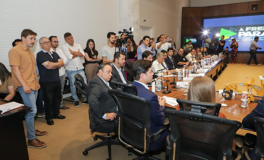 À Frente Paraná: governador anuncia pacote de obras de infraestrutura de R$ 3,4 bilhões