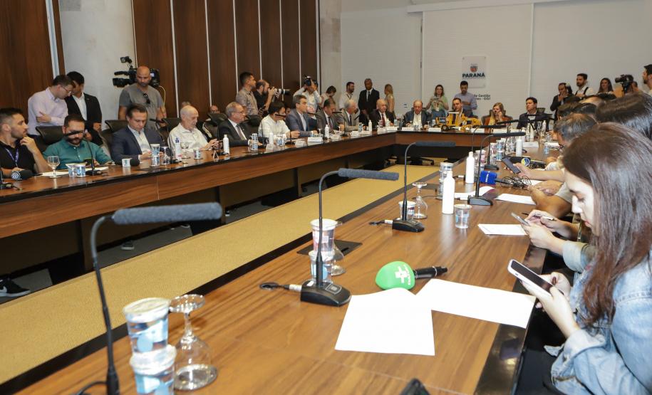 À Frente Paraná: governador anuncia pacote de obras de infraestrutura de R$ 3,4 bilhões