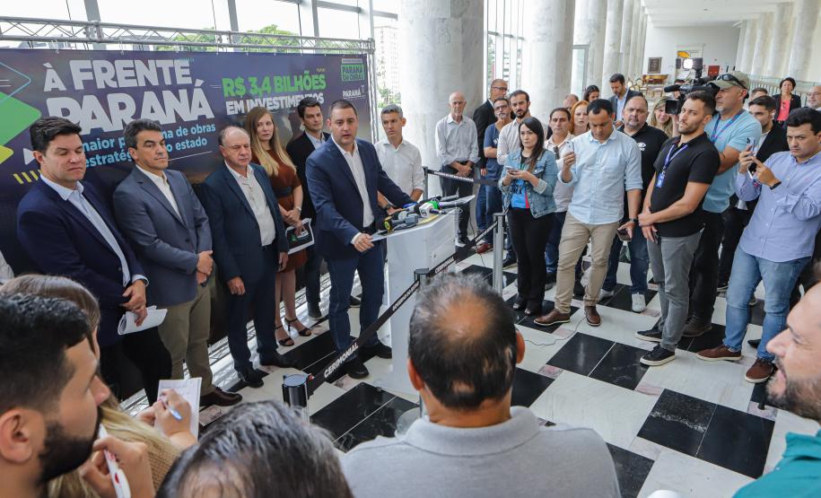 À Frente Paraná: governador anuncia pacote de obras de infraestrutura de R$ 3,4 bilhões
