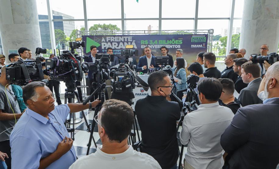 À Frente Paraná: governador anuncia pacote de obras de infraestrutura de R$ 3,4 bilhões