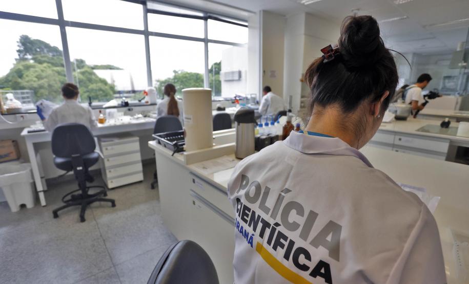 Governador autoriza progressão de 23 profissionais da Polícia Científica do Paraná