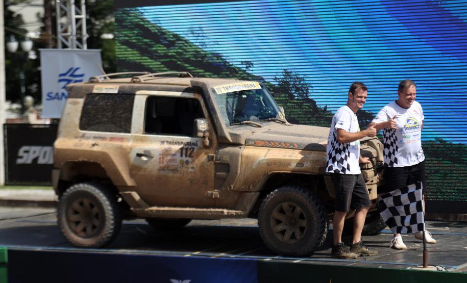 Mais de 1.200 pessoas acompanharam a festa de premiação do Rally Transparaná