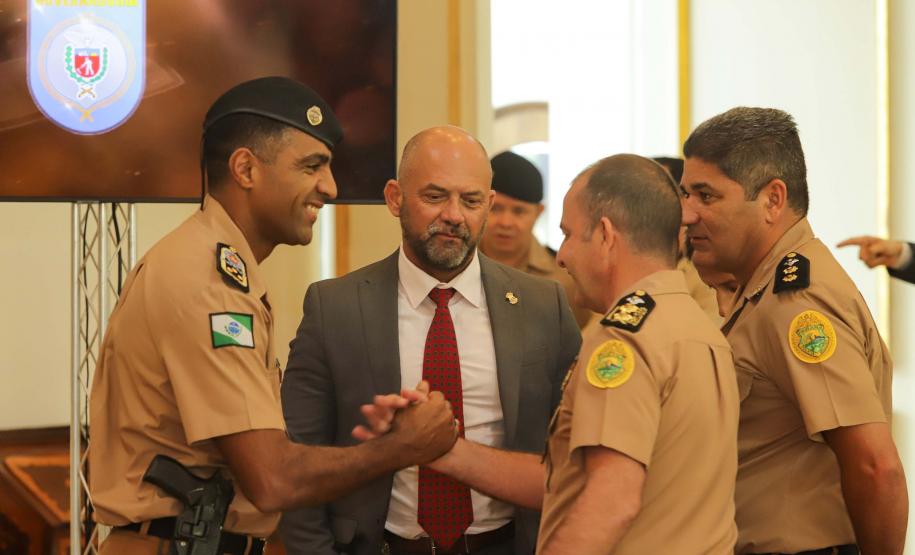 Casa Militar comemora 95 anos e condecora autoridades com medalhas de mérito