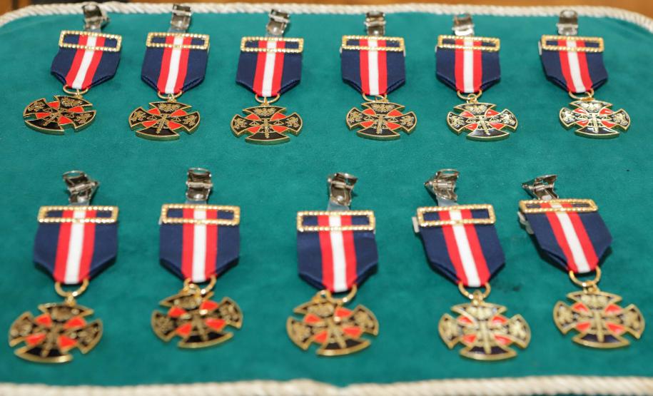 Casa Militar comemora 95 anos e condecora autoridades com medalhas de mérito