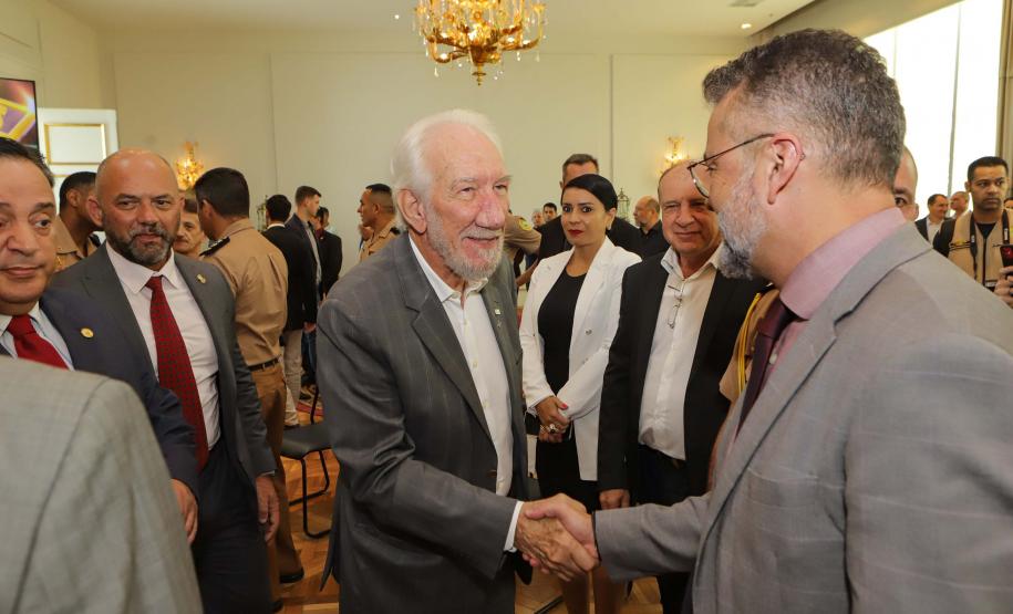 Casa Militar comemora 95 anos e condecora autoridades com medalhas de mérito