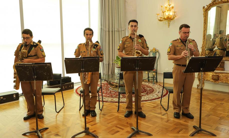 Casa Militar comemora 95 anos e condecora autoridades com medalhas de mérito