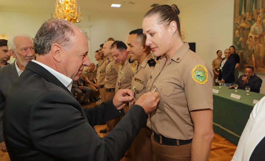 Casa Militar comemora 95 anos e condecora autoridades com medalhas de mérito