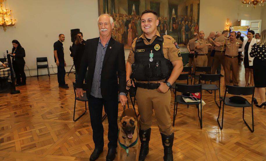 Casa Militar comemora 95 anos e condecora autoridades com medalhas de mérito