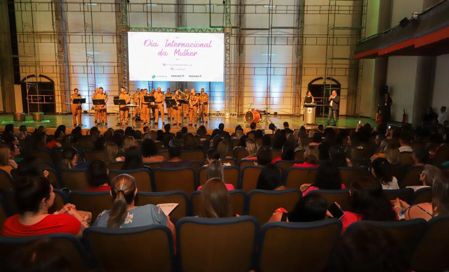 Governo promove atrações culturais para servidoras em comemoração ao Dia da Mulher