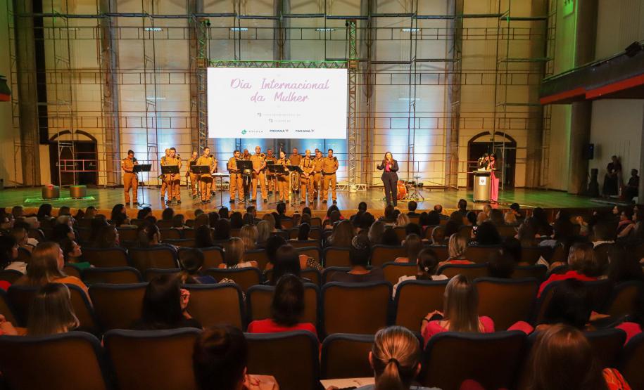 Governo promove atrações culturais para servidoras em comemoração ao Dia da Mulher