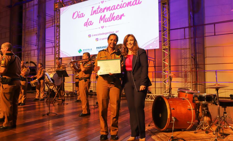 Governo promove atrações culturais para servidoras em comemoração ao Dia da Mulher