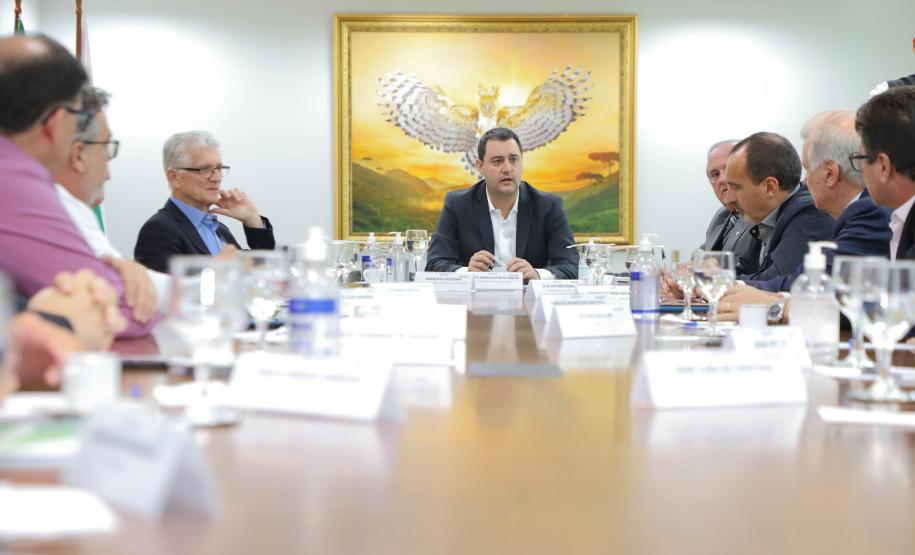 Governador recebe nova diretoria do Sindiavipar e reforça apoio do Estado ao setor