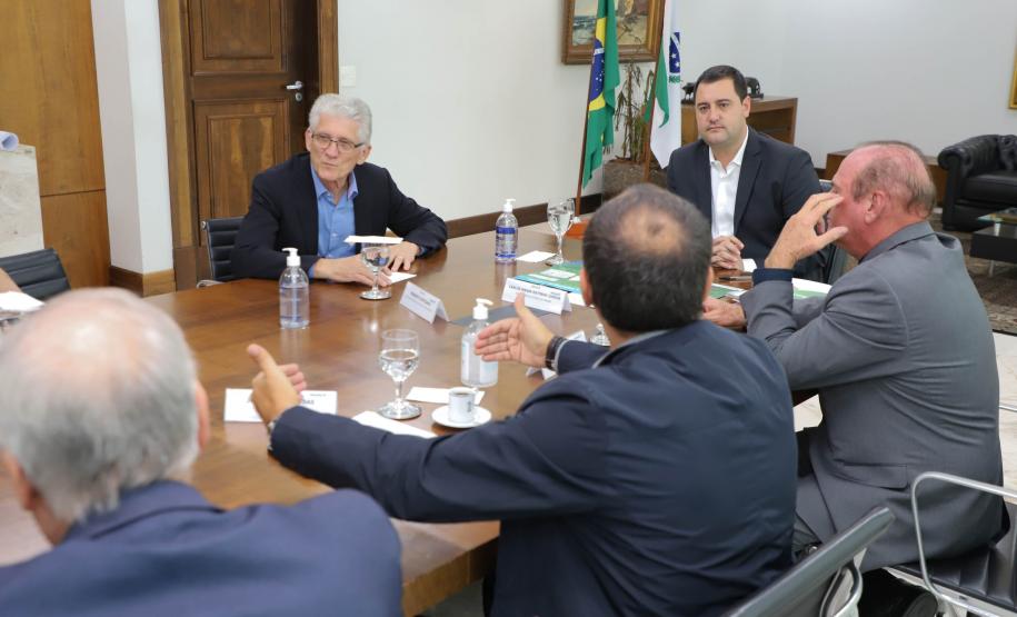 Governador recebe nova diretoria do Sindiavipar e reforça apoio do Estado ao setor
