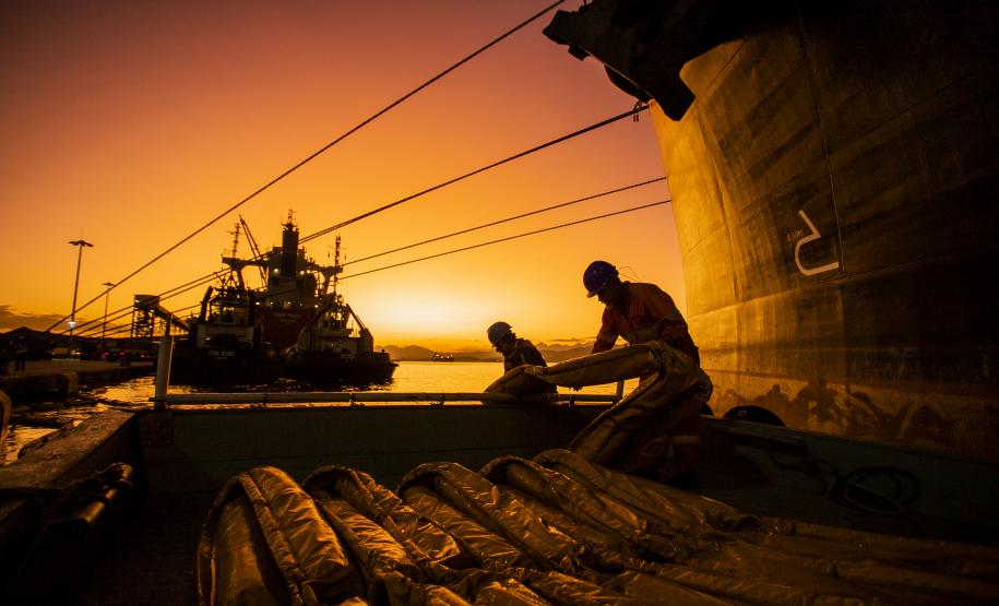 Referência no Brasil, Porto de Paranaguá celebra 88 anos com foco no futuro