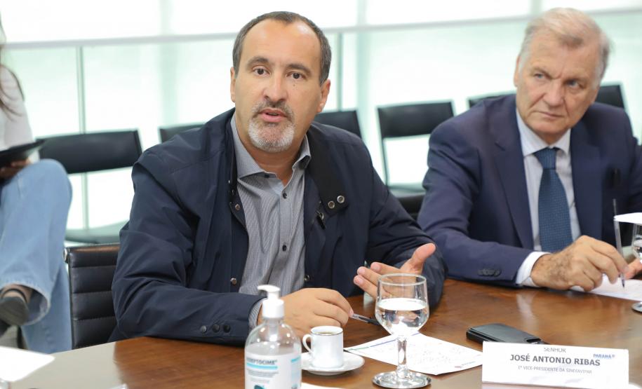 Governador recebe nova diretoria do Sindiavipar e reforça apoio do Estado ao setor