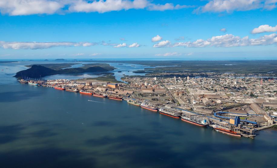 Referência no Brasil, Porto de Paranaguá celebra 88 anos com foco no futuro