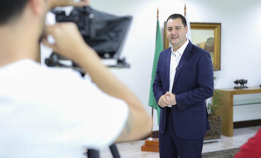 O governador Carlos Massa Ratinho autorizou a abertura de concurso público para a contratação de professores e pedagogos para atuar na rede estadual do Paraná.