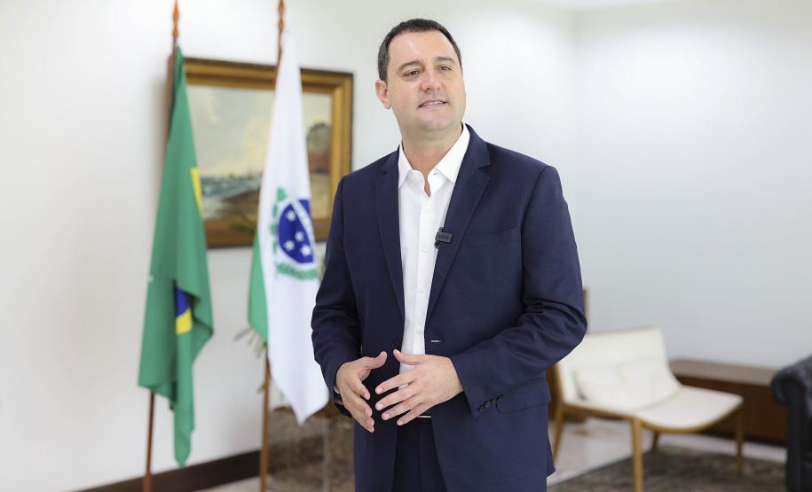 O governador Carlos Massa Ratinho autorizou a abertura de concurso público para a contratação de professores e pedagogos para atuar na rede estadual do Paraná.