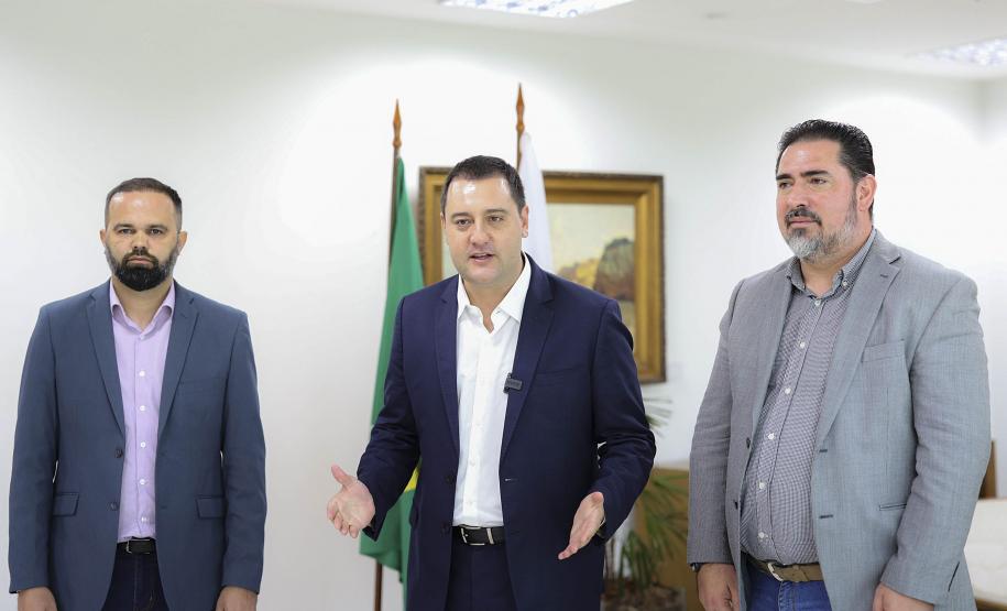 O governador Carlos Massa Ratinho autorizou a abertura de concurso público para a contratação de professores e pedagogos para atuar na rede estadual do Paraná.